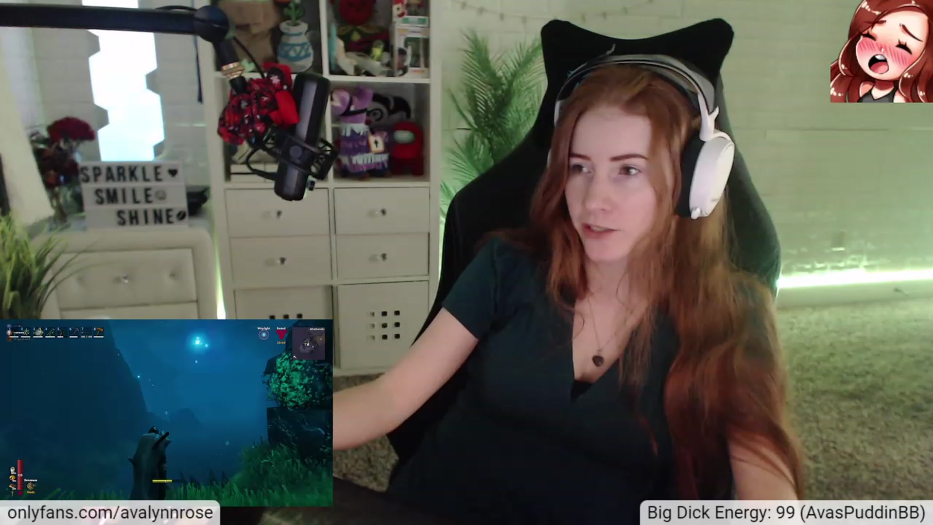 Gallery image thumbnail from AvalynnRose's myfreecams stream on, 12/10/2022, 01:25 image 12 of 20