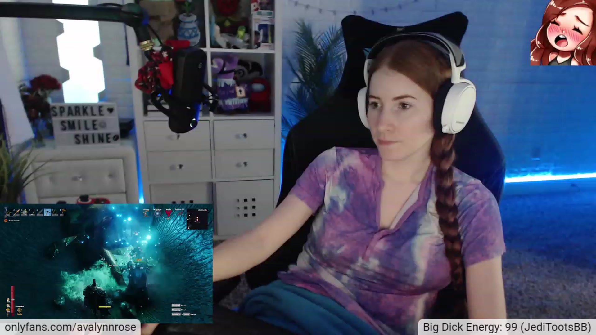 Gallery image thumbnail from AvalynnRose's myfreecams stream on, 12/12/2022, 01:00 image 15 of 20