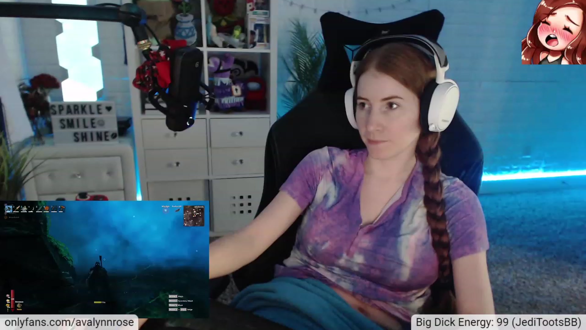 Gallery image thumbnail from AvalynnRose's myfreecams stream on, 12/12/2022, 01:00 image 2 of 20