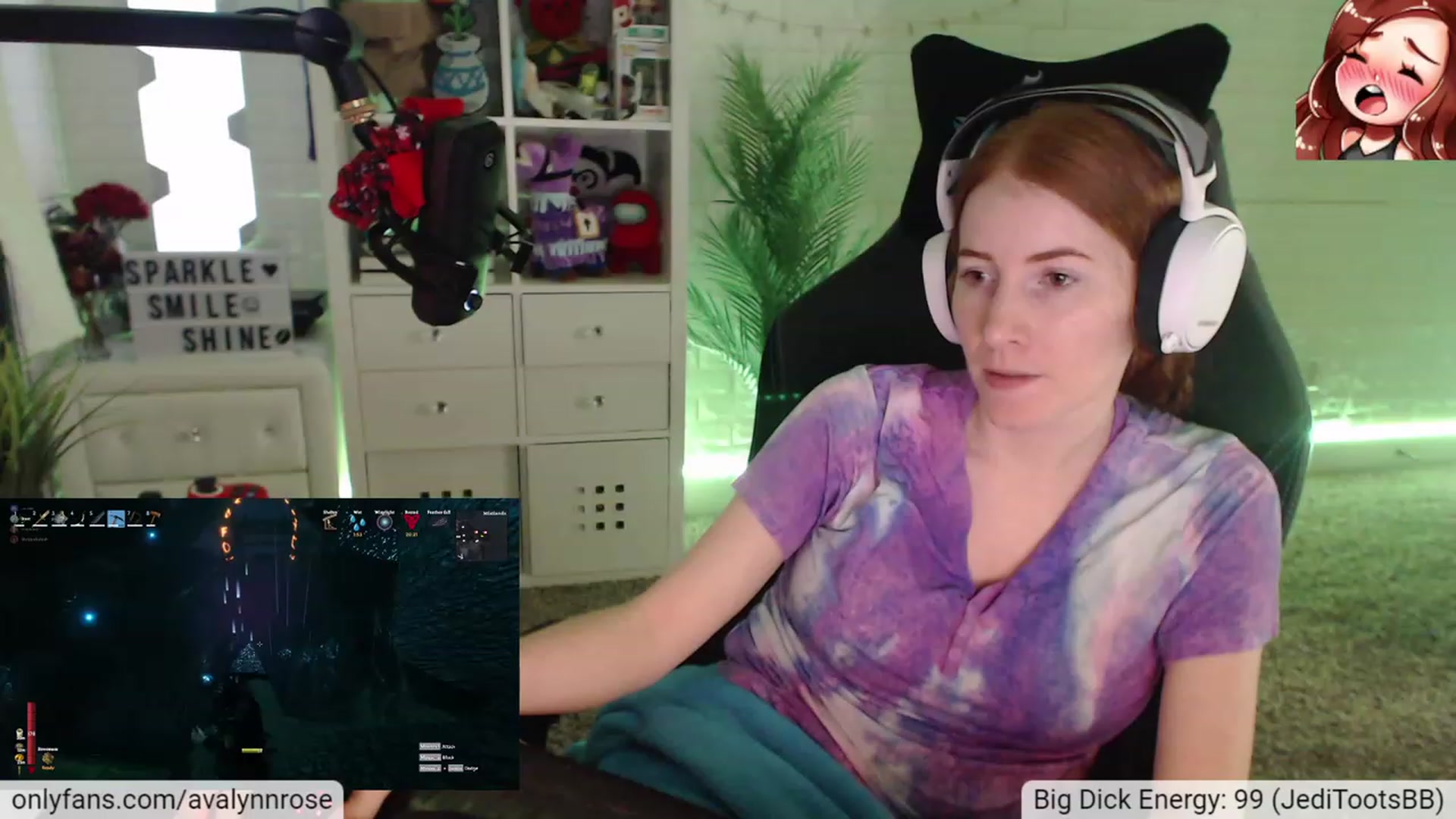 Gallery image thumbnail from AvalynnRose's myfreecams stream on, 12/12/2022, 01:00 image 19 of 20