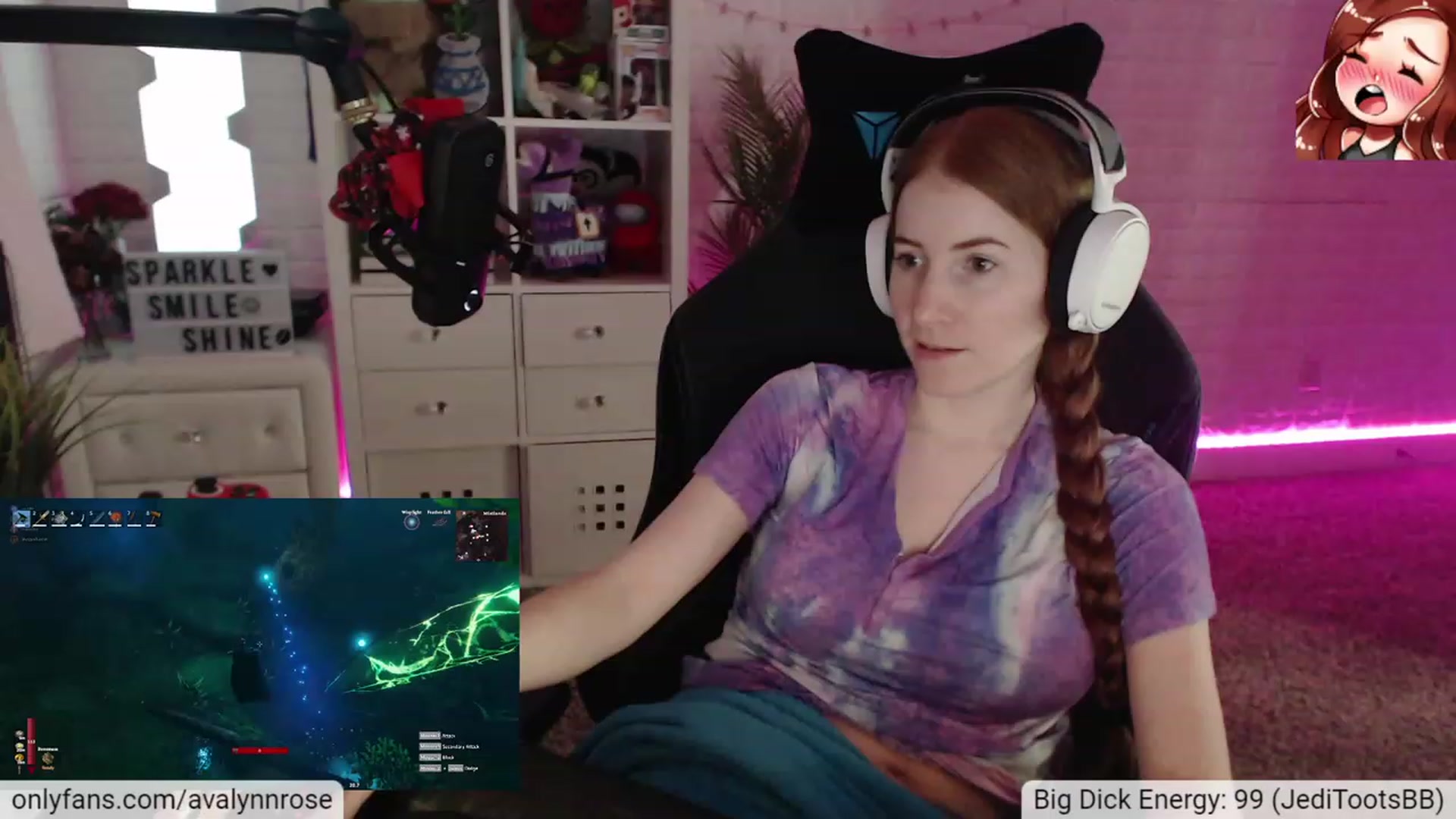 Gallery image thumbnail from AvalynnRose's myfreecams stream on, 12/12/2022, 01:00 image 1 of 20