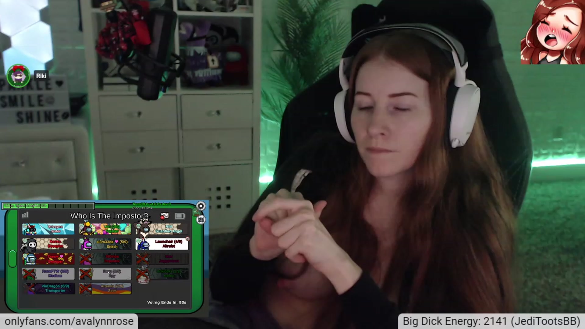 Gallery image thumbnail from AvalynnRose's myfreecams stream on, 12/31/2022, 03:54 image 17 of 20