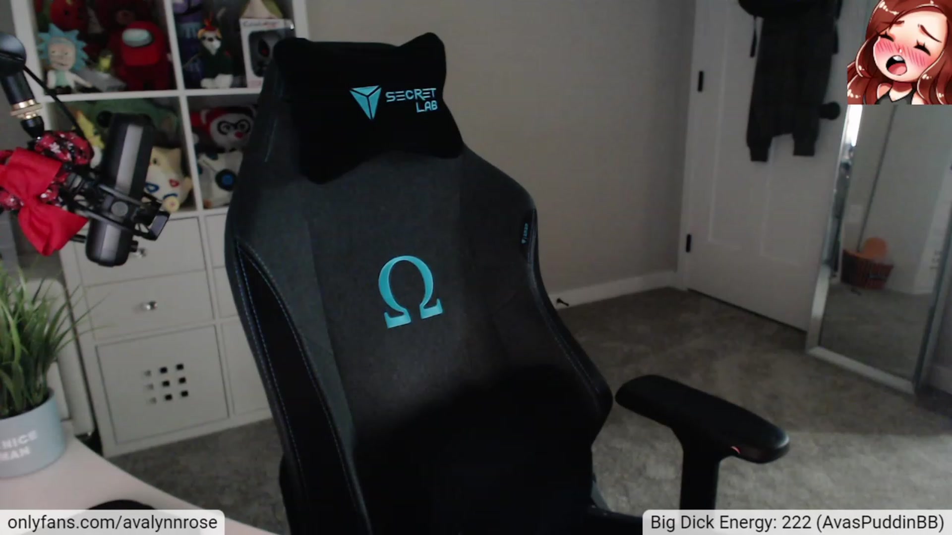 Gallery image thumbnail from AvalynnRose's myfreecams stream on, 10/14/2023, 04:10 image 12 of 20