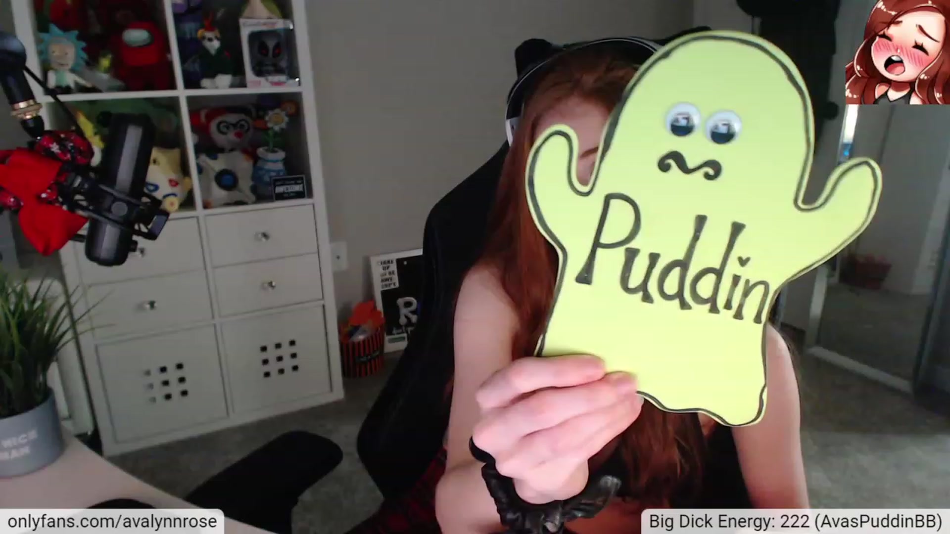 Gallery image thumbnail from AvalynnRose's myfreecams stream on, 10/14/2023, 04:10 image 7 of 20