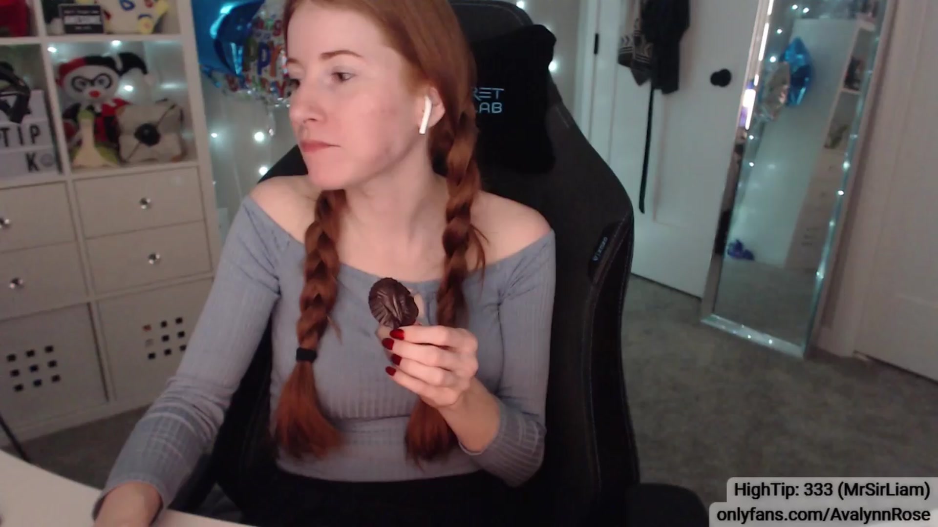 Gallery image thumbnail from AvalynnRose's myfreecams stream on, 04/14/2024, 01:54 image 2 of 20