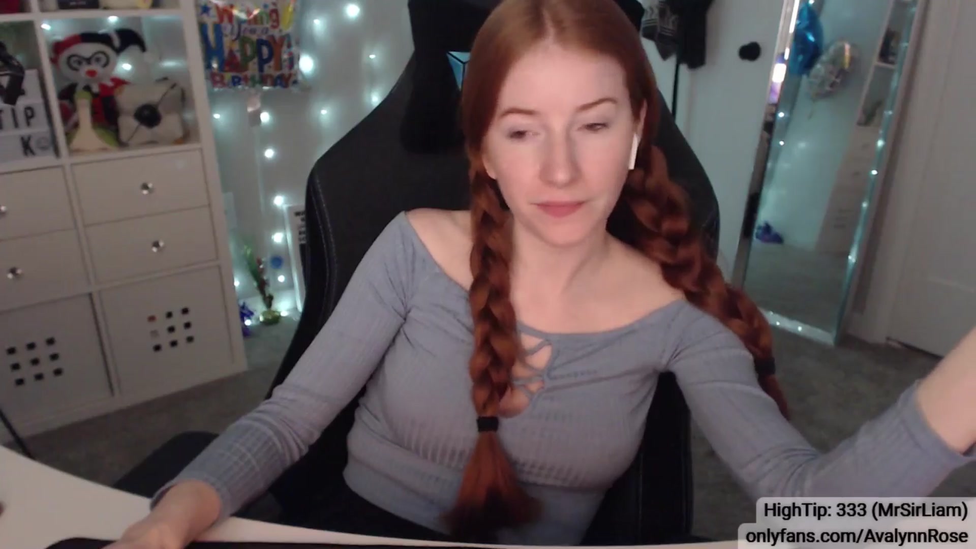 Gallery image thumbnail from AvalynnRose's myfreecams stream on, 04/14/2024, 01:54 image 17 of 20