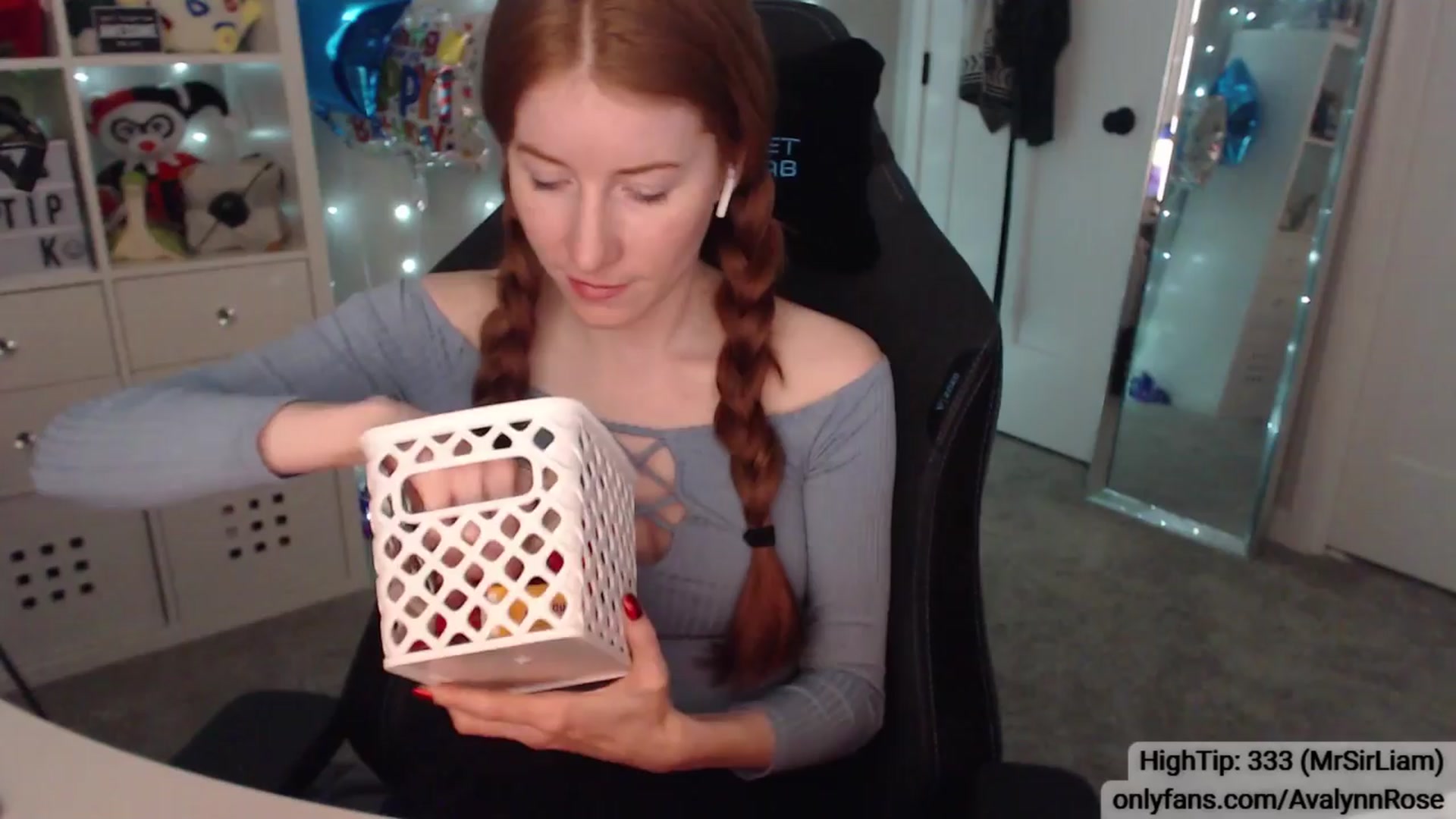 Gallery image thumbnail from AvalynnRose's myfreecams stream on, 04/14/2024, 01:54 image 1 of 20