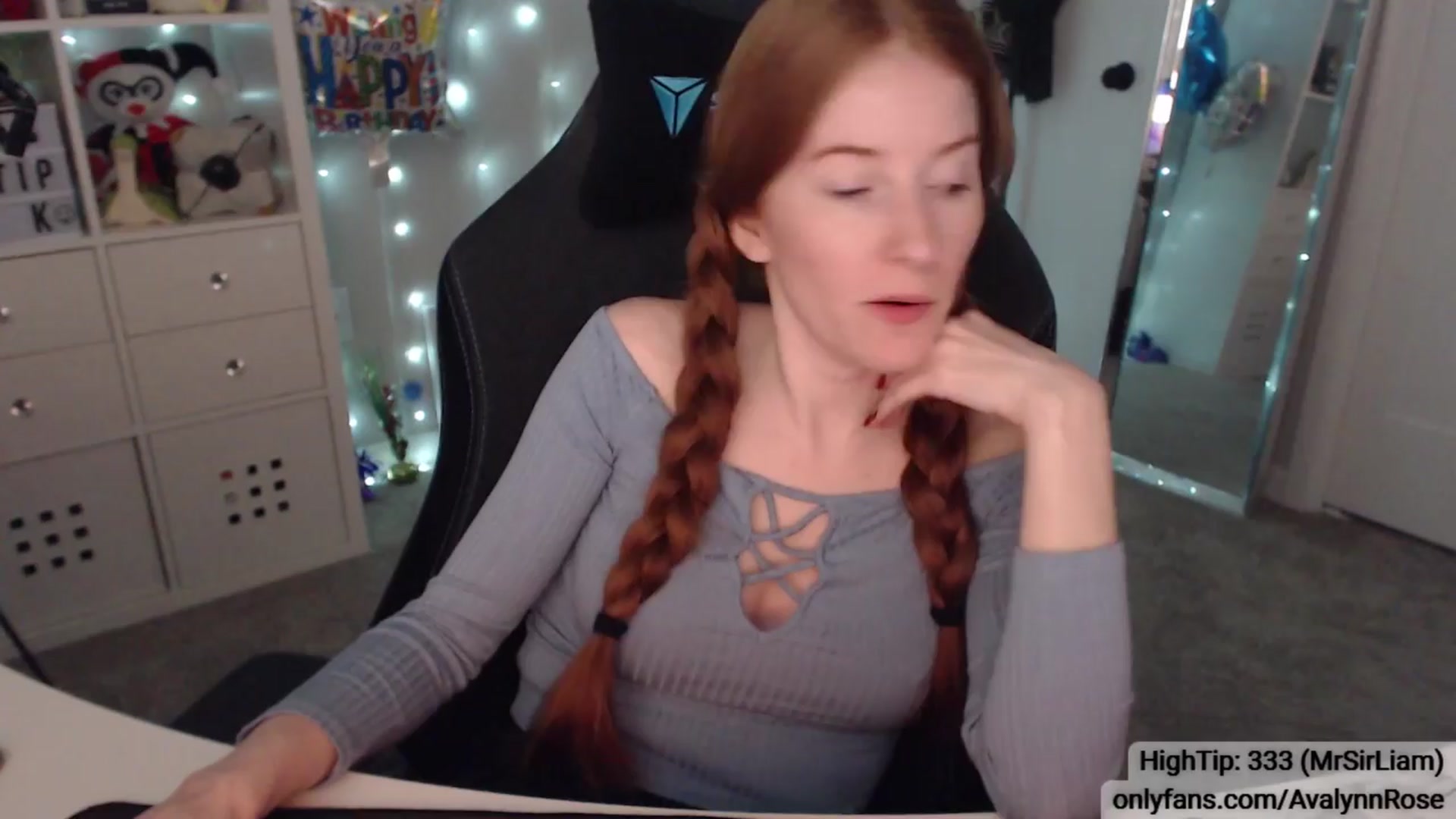Gallery image thumbnail from AvalynnRose's myfreecams stream on, 04/14/2024, 01:54 image 11 of 20