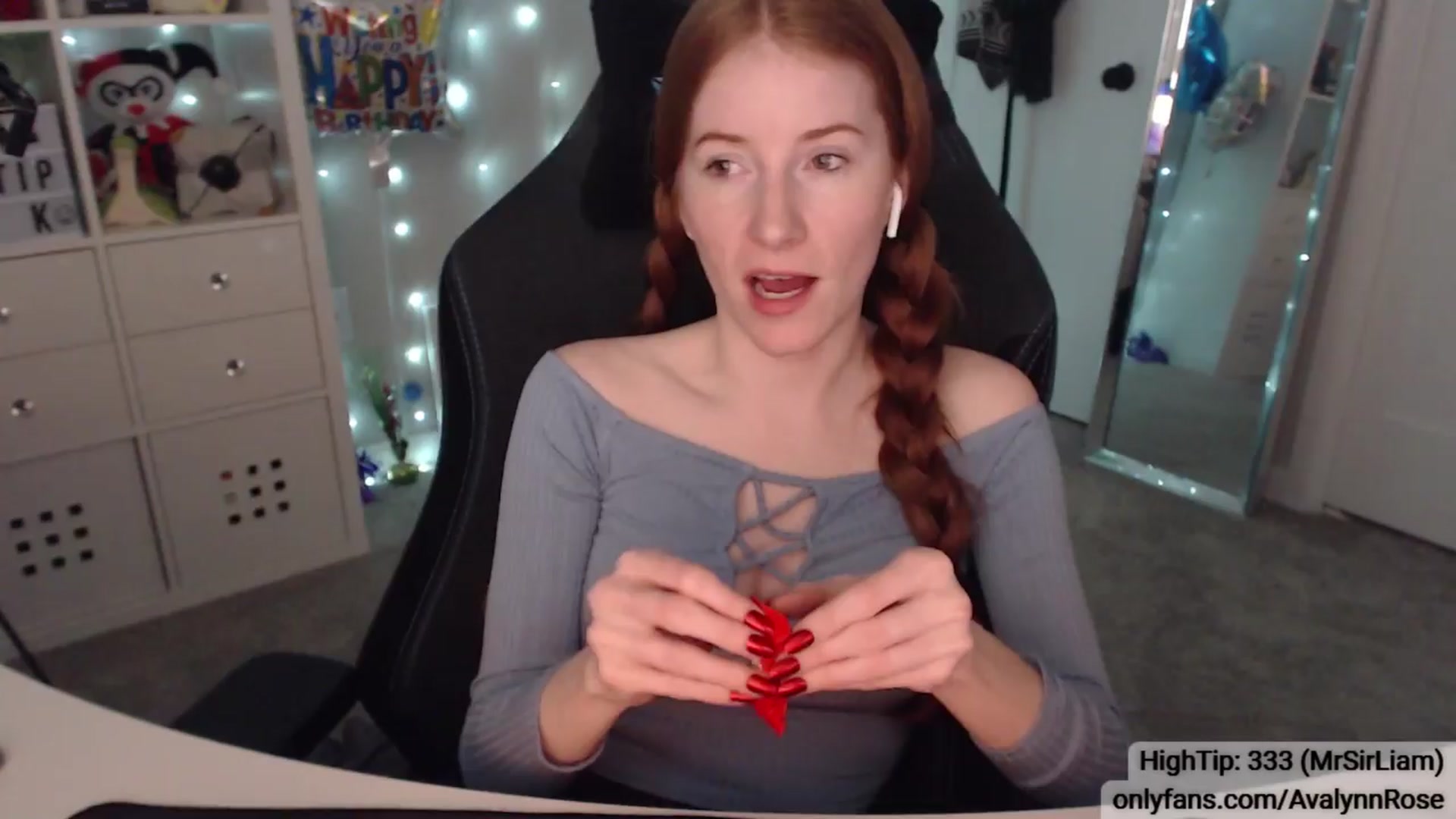 Gallery image thumbnail from AvalynnRose's myfreecams stream on, 04/14/2024, 01:54 image 13 of 20