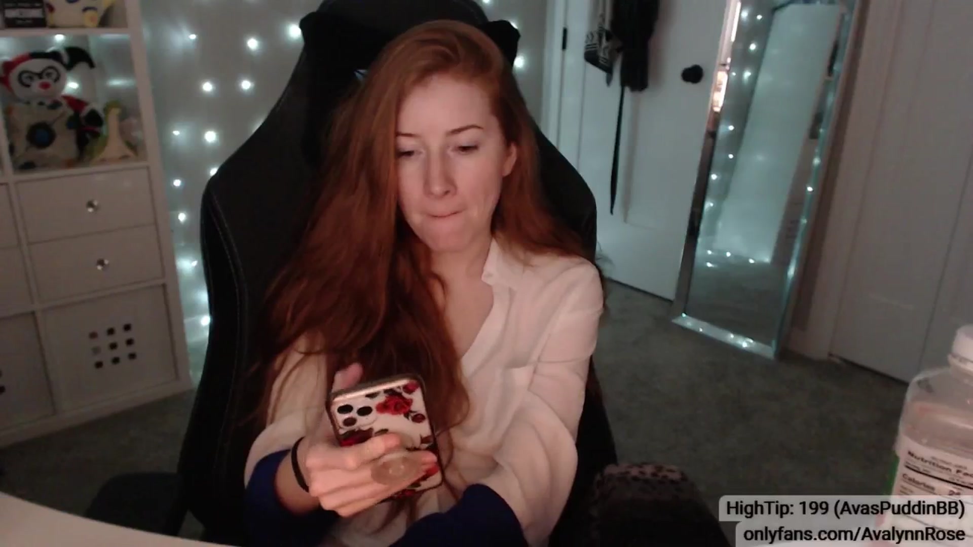 Gallery image thumbnail from AvalynnRose's myfreecams stream on, 05/06/2024, 02:08 image 18 of 20