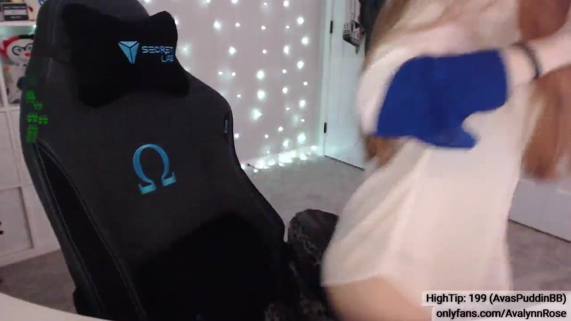 Gallery image thumbnail from AvalynnRose's myfreecams stream on, 05/06/2024, 02:08 image 3 of 20