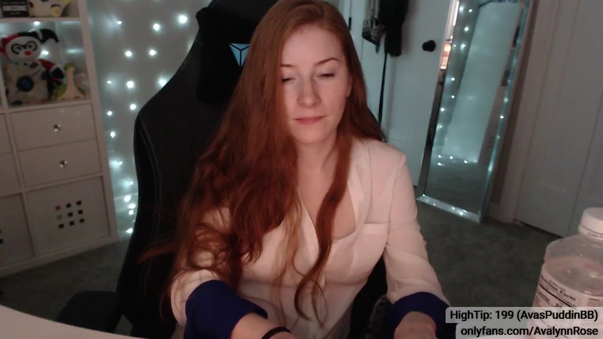 Gallery image thumbnail from AvalynnRose's myfreecams stream on, 05/06/2024, 02:08 image 19 of 20