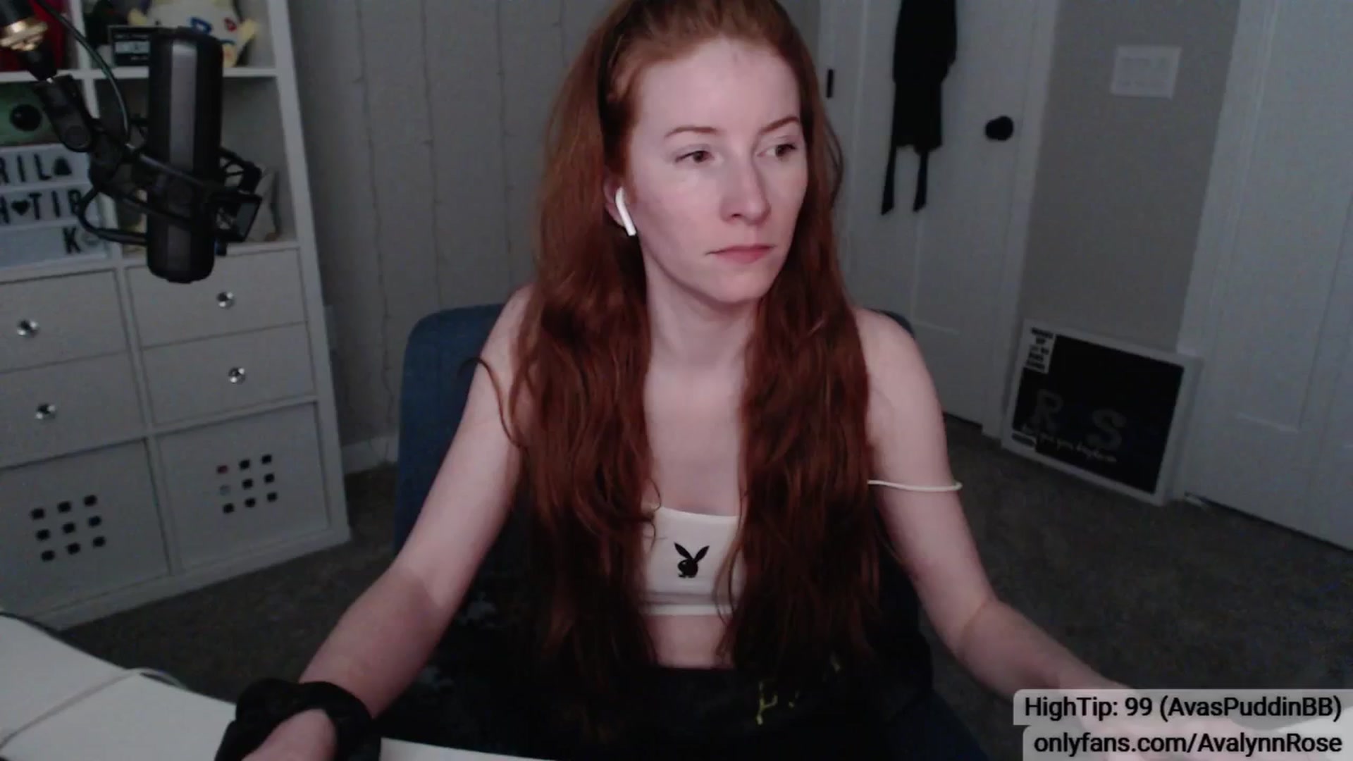 Gallery image thumbnail from AvalynnRose's myfreecams stream on, 06/03/2024, 02:53 image 17 of 20