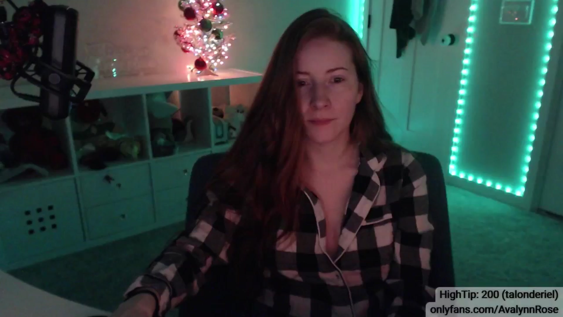 Gallery image thumbnail from AvalynnRose's myfreecams stream on, 12/23/2024, 05:13 image 4 of 20