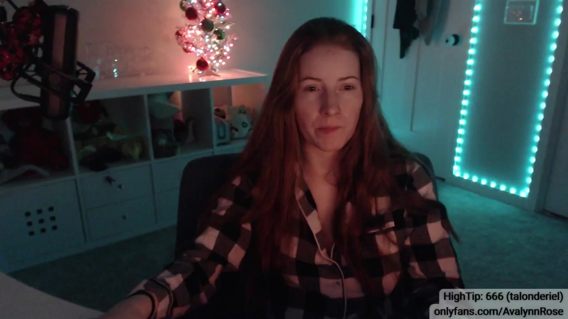 Gallery image thumbnail from AvalynnRose's myfreecams stream on, 12/23/2024, 05:13 image 11 of 20