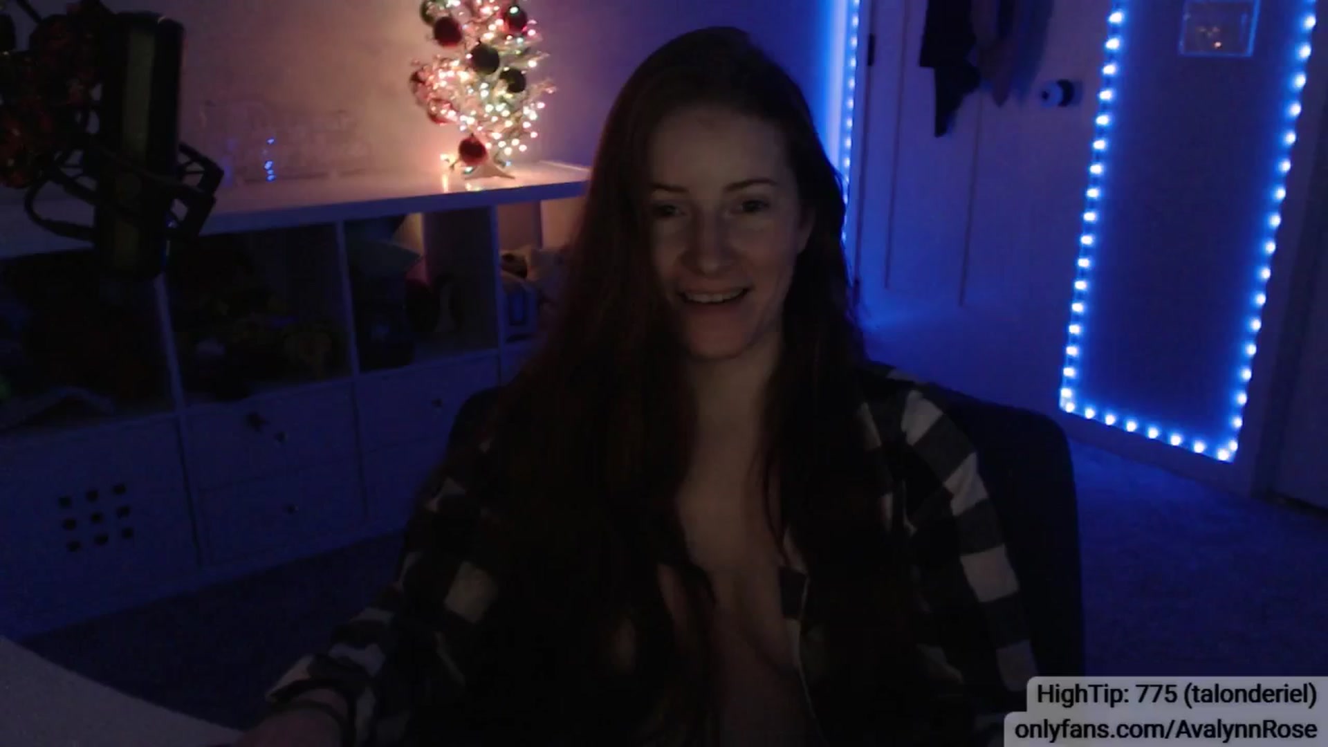 Gallery image thumbnail from AvalynnRose's myfreecams stream on, 12/23/2024, 05:13 image 17 of 20