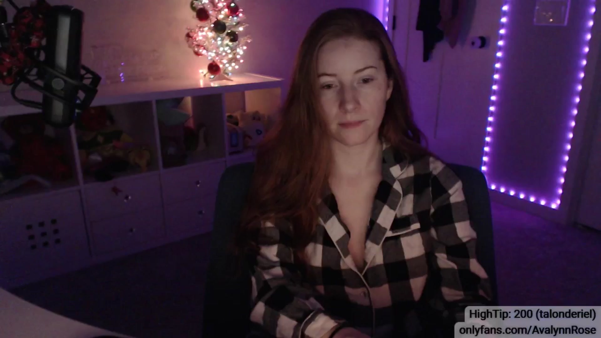 Gallery image thumbnail from AvalynnRose's myfreecams stream on, 12/23/2024, 05:13 image 2 of 20