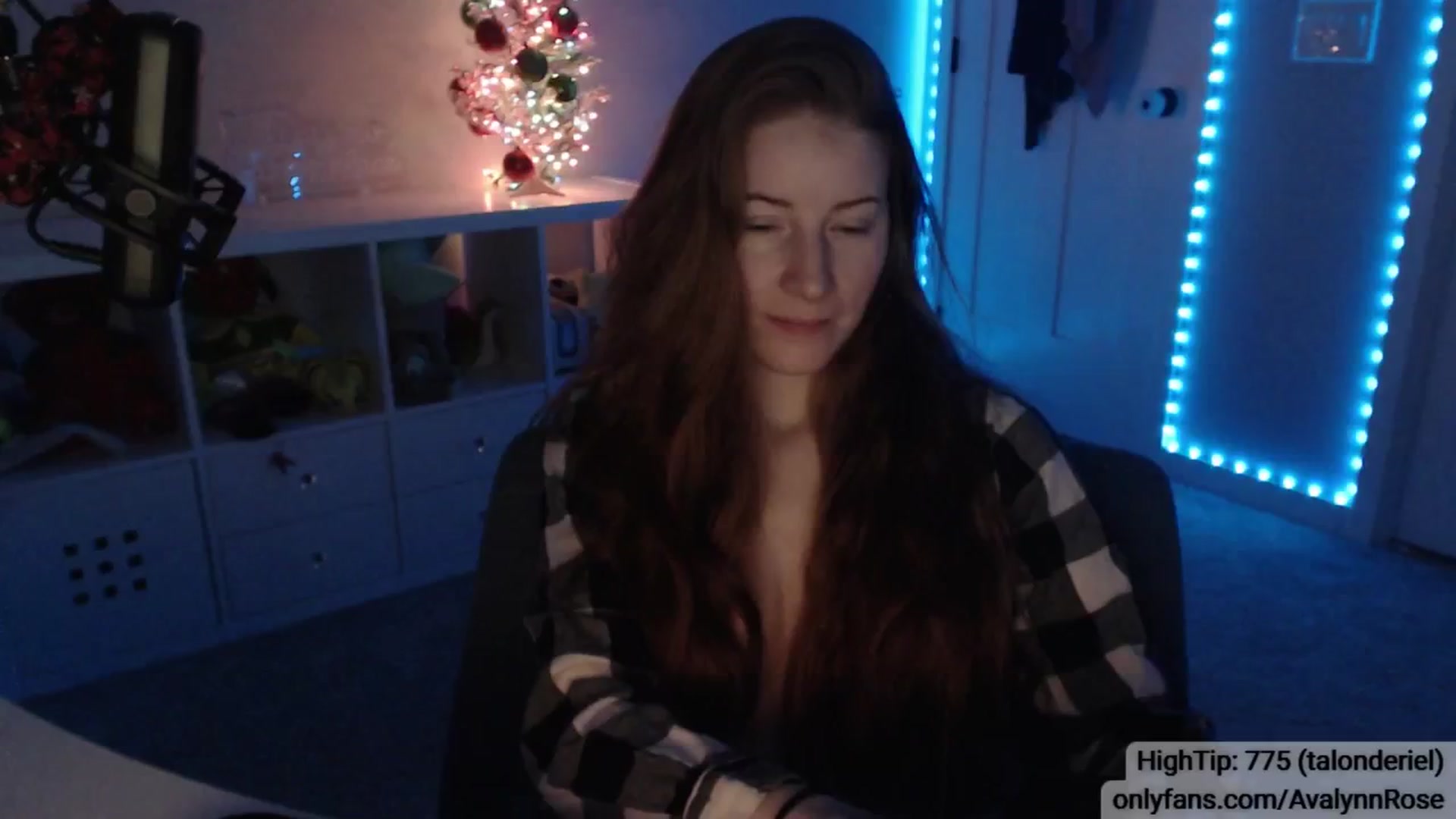 Gallery image thumbnail from AvalynnRose's myfreecams stream on, 12/23/2024, 05:13 image 14 of 20