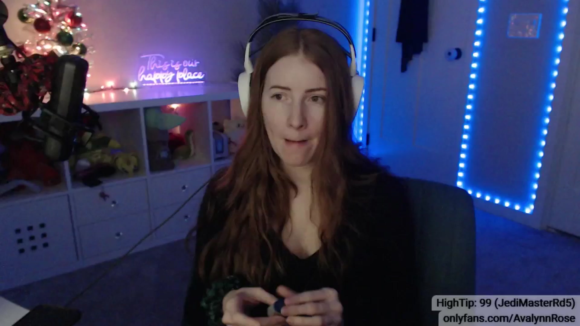 Gallery image thumbnail from AvalynnRose's myfreecams stream on, 12/28/2024, 05:19 image 4 of 20