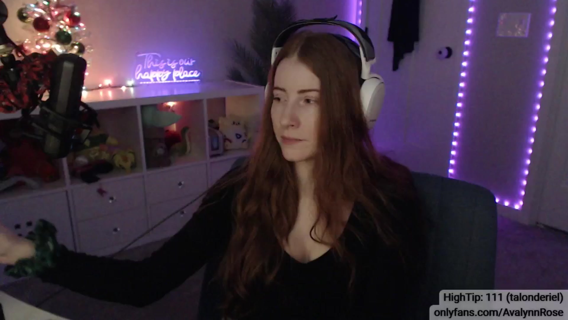 Gallery image thumbnail from AvalynnRose's myfreecams stream on, 12/28/2024, 05:19 image 13 of 20
