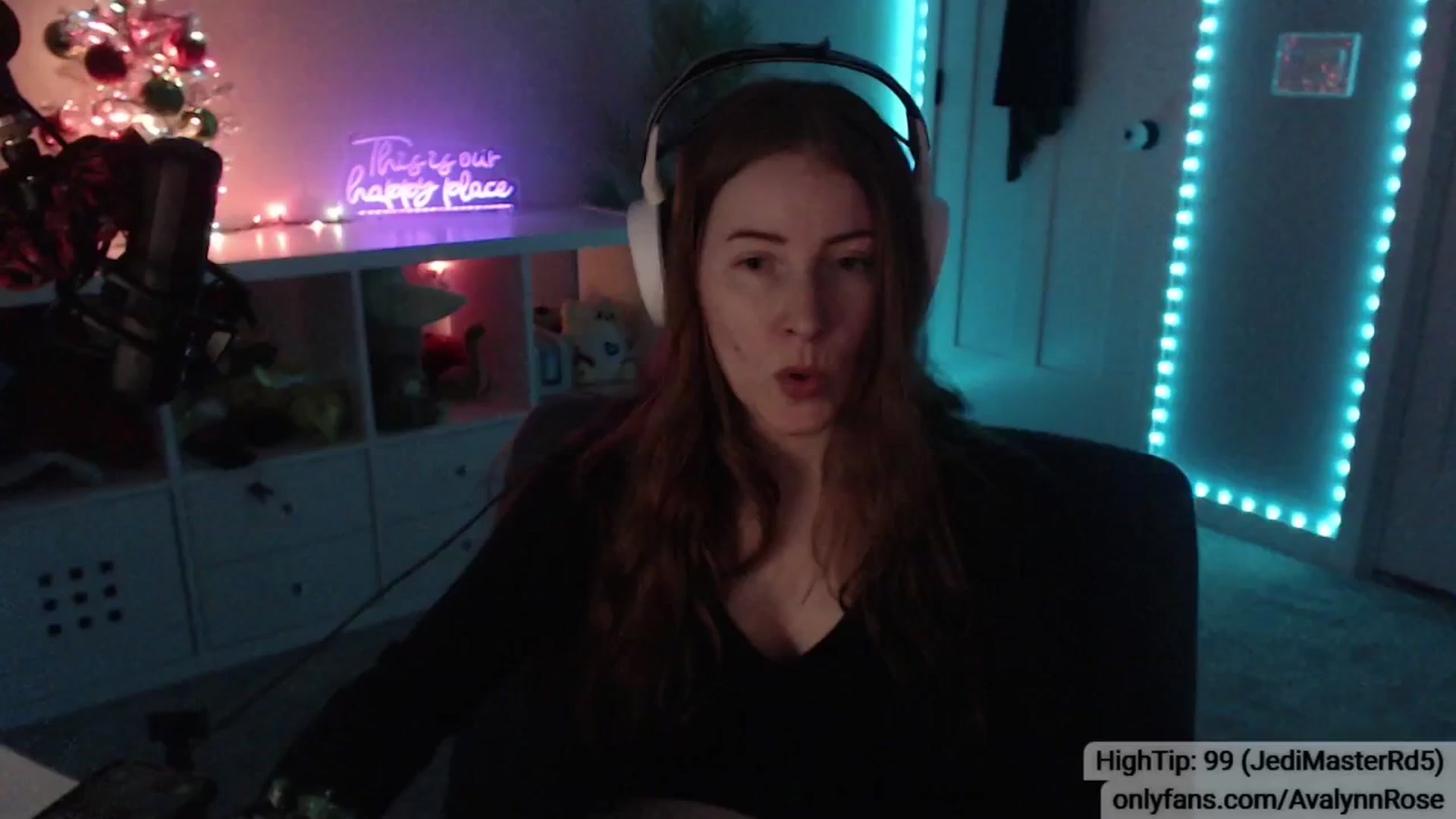 Gallery image thumbnail from AvalynnRose's myfreecams stream on, 12/28/2024, 05:19 image 2 of 20