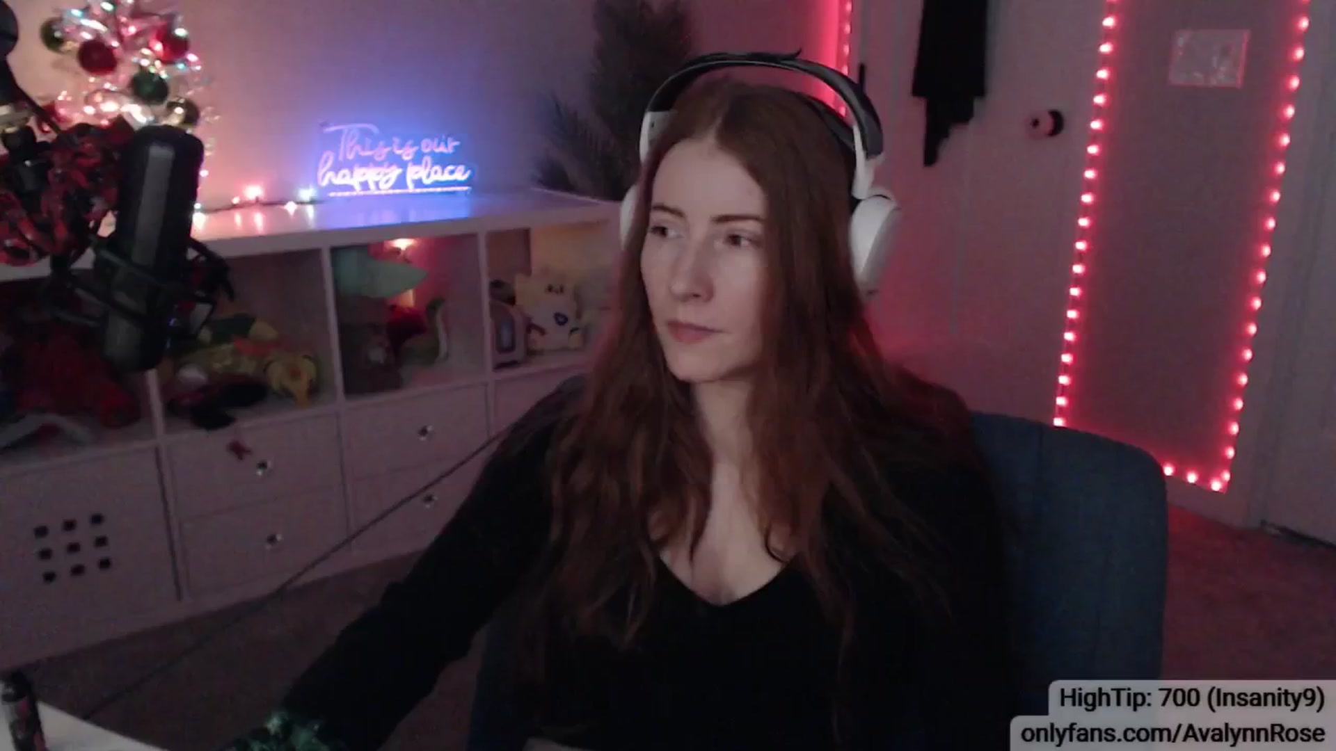 Gallery image thumbnail from AvalynnRose's myfreecams stream on, 12/28/2024, 05:19 image 14 of 20
