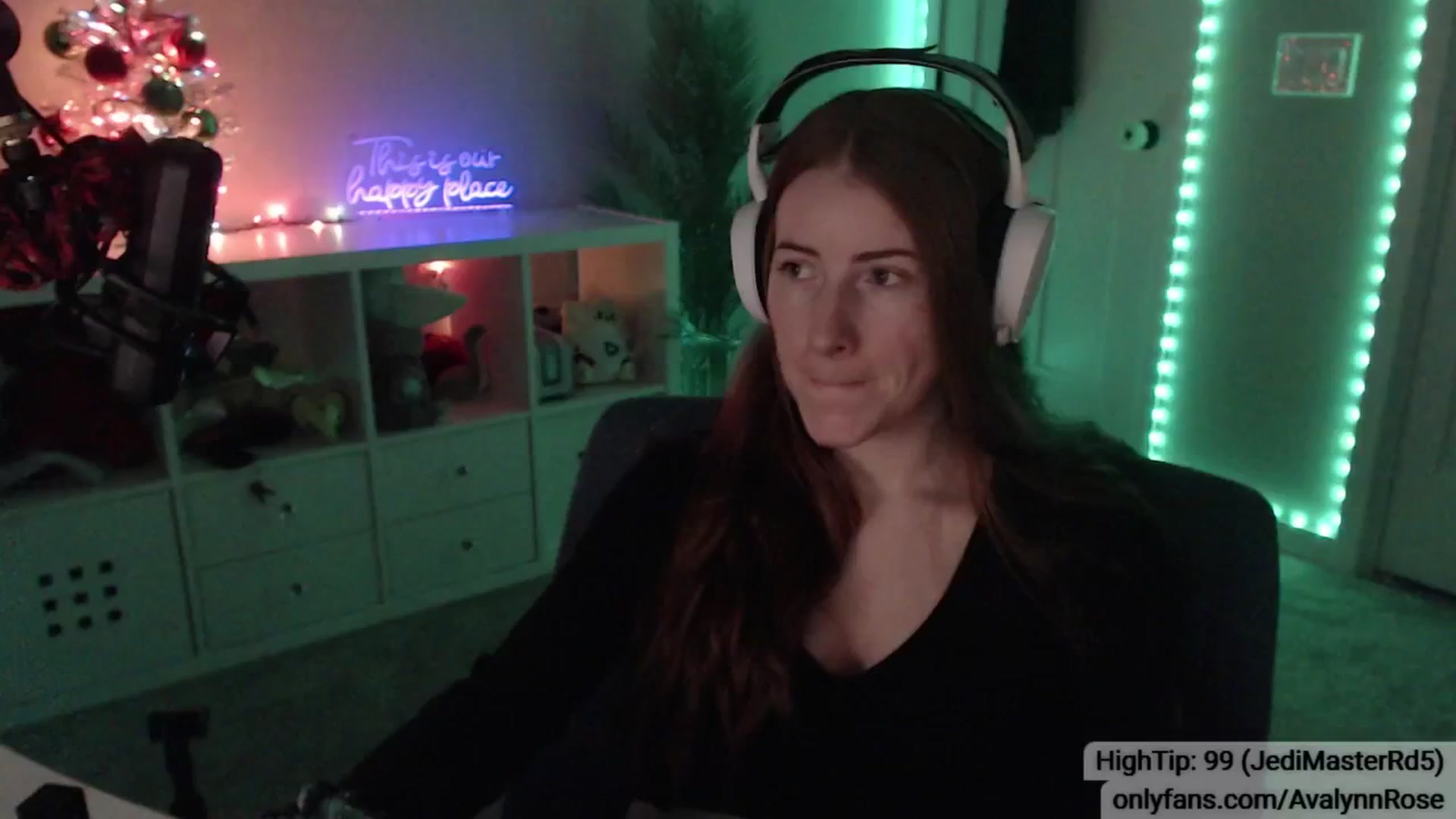 Gallery image thumbnail from AvalynnRose's myfreecams stream on, 12/28/2024, 05:19 image 1 of 20