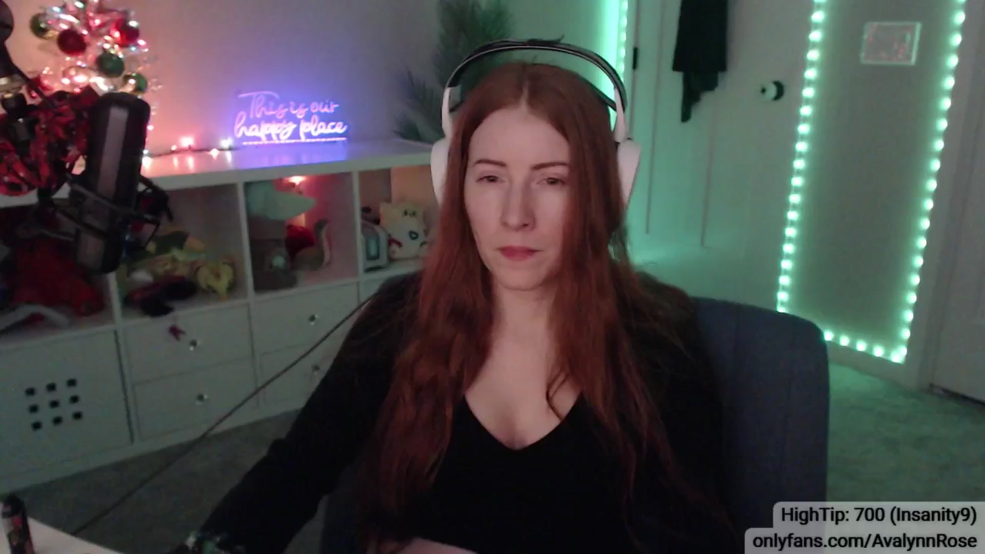 Gallery image thumbnail from AvalynnRose's myfreecams stream on, 12/28/2024, 05:19 image 16 of 20