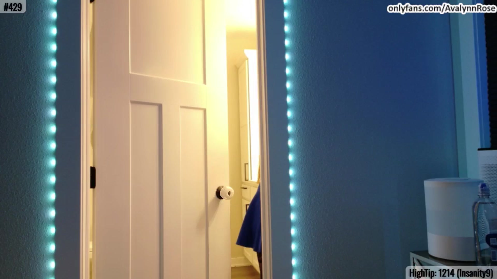 Gallery image thumbnail from AvalynnRose's myfreecams stream on, 02/17/2025, 24:34 image 14 of 20