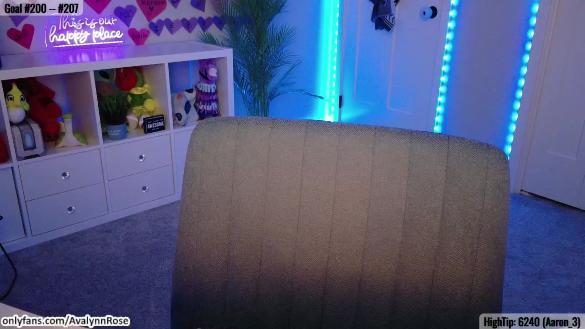Gallery image thumbnail from AvalynnRose's myfreecams stream on, 02/23/2025, 06:19 image 19 of 20