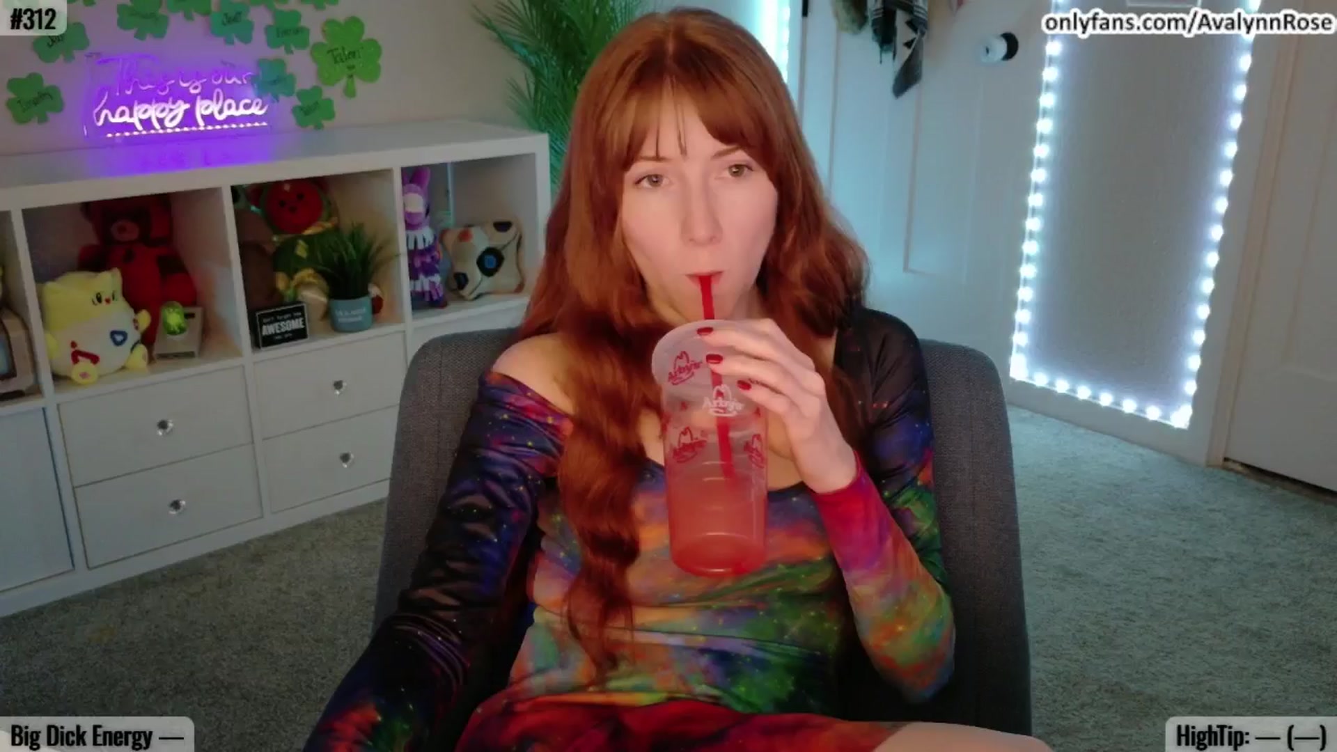 Gallery image thumbnail from AvalynnRose's myfreecams stream on, 03/17/2025, 01:37 image 10 of 20