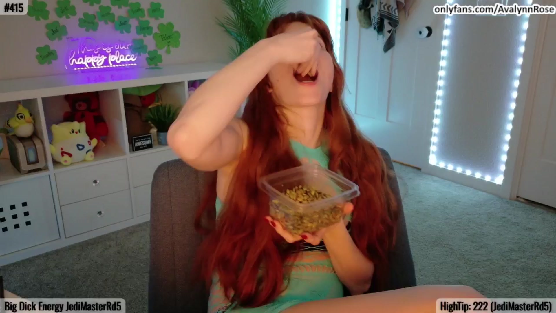 Gallery image thumbnail from AvalynnRose's myfreecams stream on, 03/23/2025, 04:00 image 15 of 20