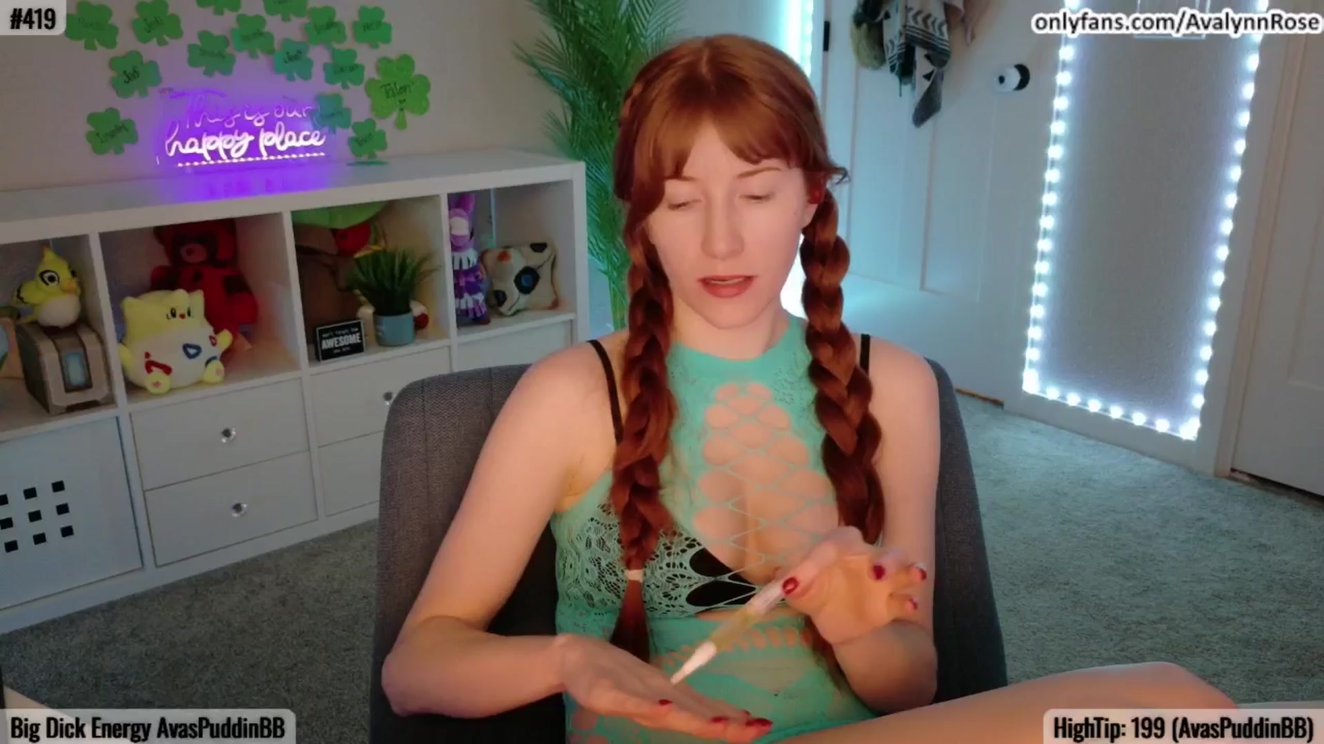 Gallery image thumbnail from AvalynnRose's myfreecams stream on, 03/23/2025, 04:00 image 11 of 20