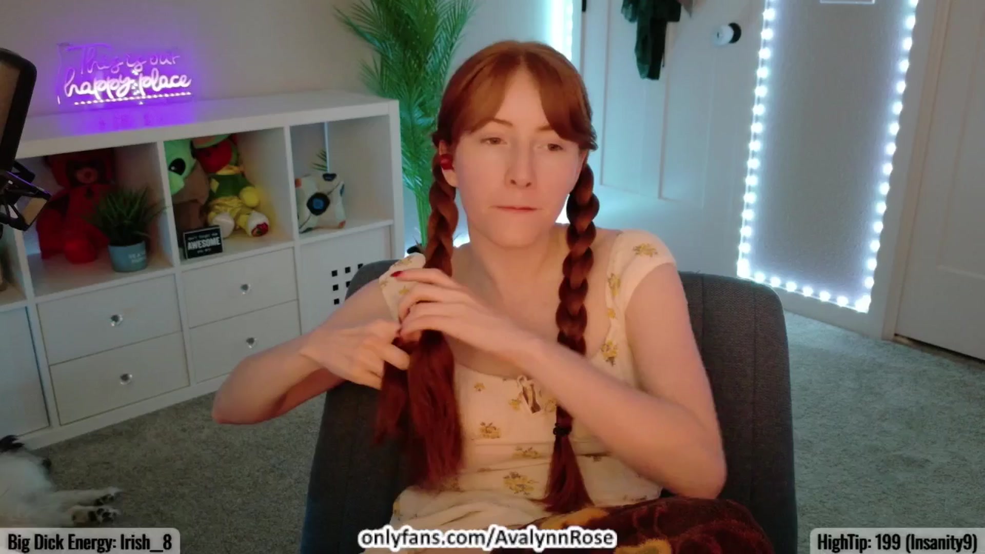 Gallery image thumbnail from AvalynnRose's myfreecams stream on, 05/14/2025, 02:43 image 12 of 20