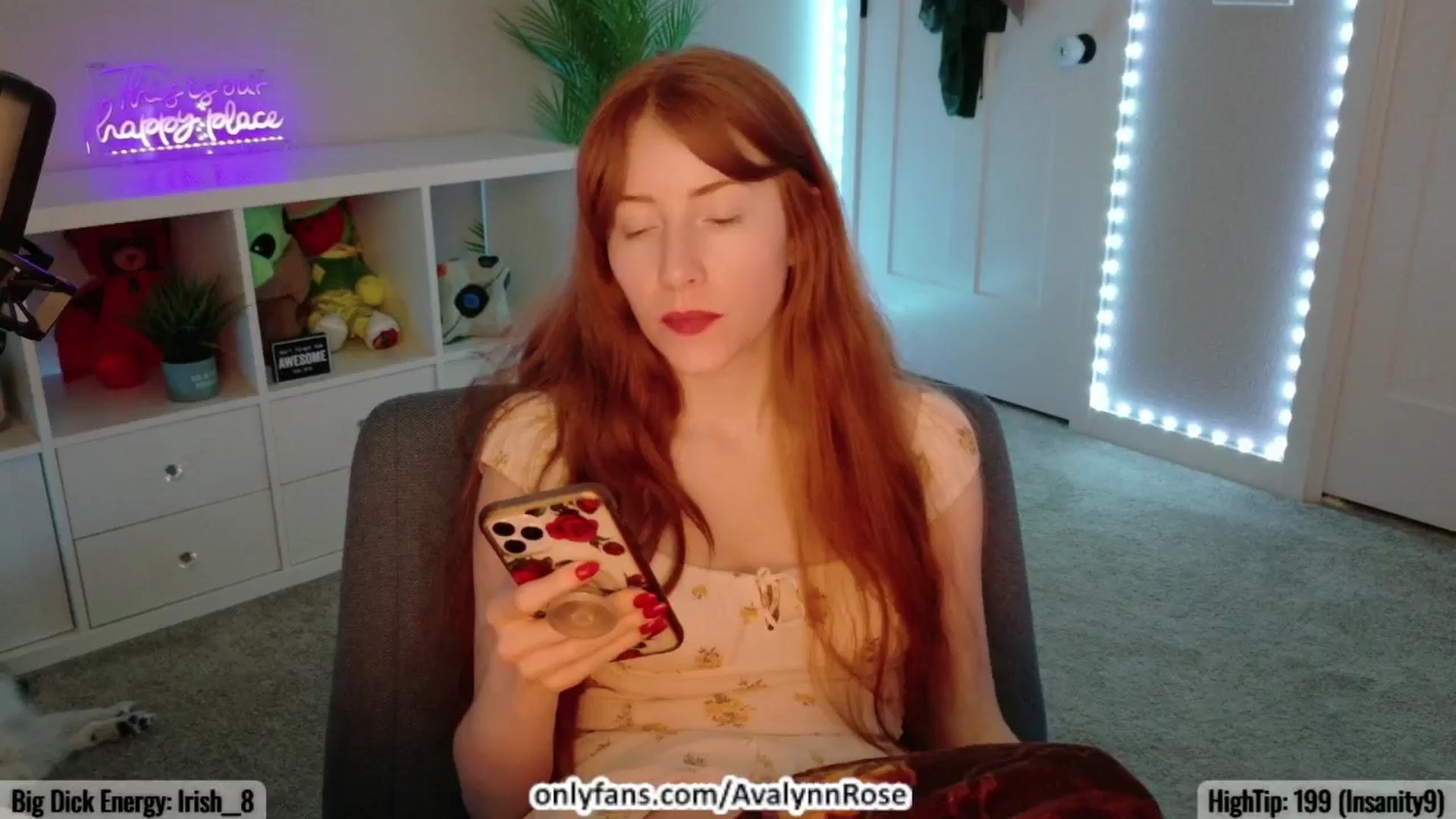Gallery image thumbnail from AvalynnRose's myfreecams stream on, 05/14/2025, 02:43 image 11 of 20