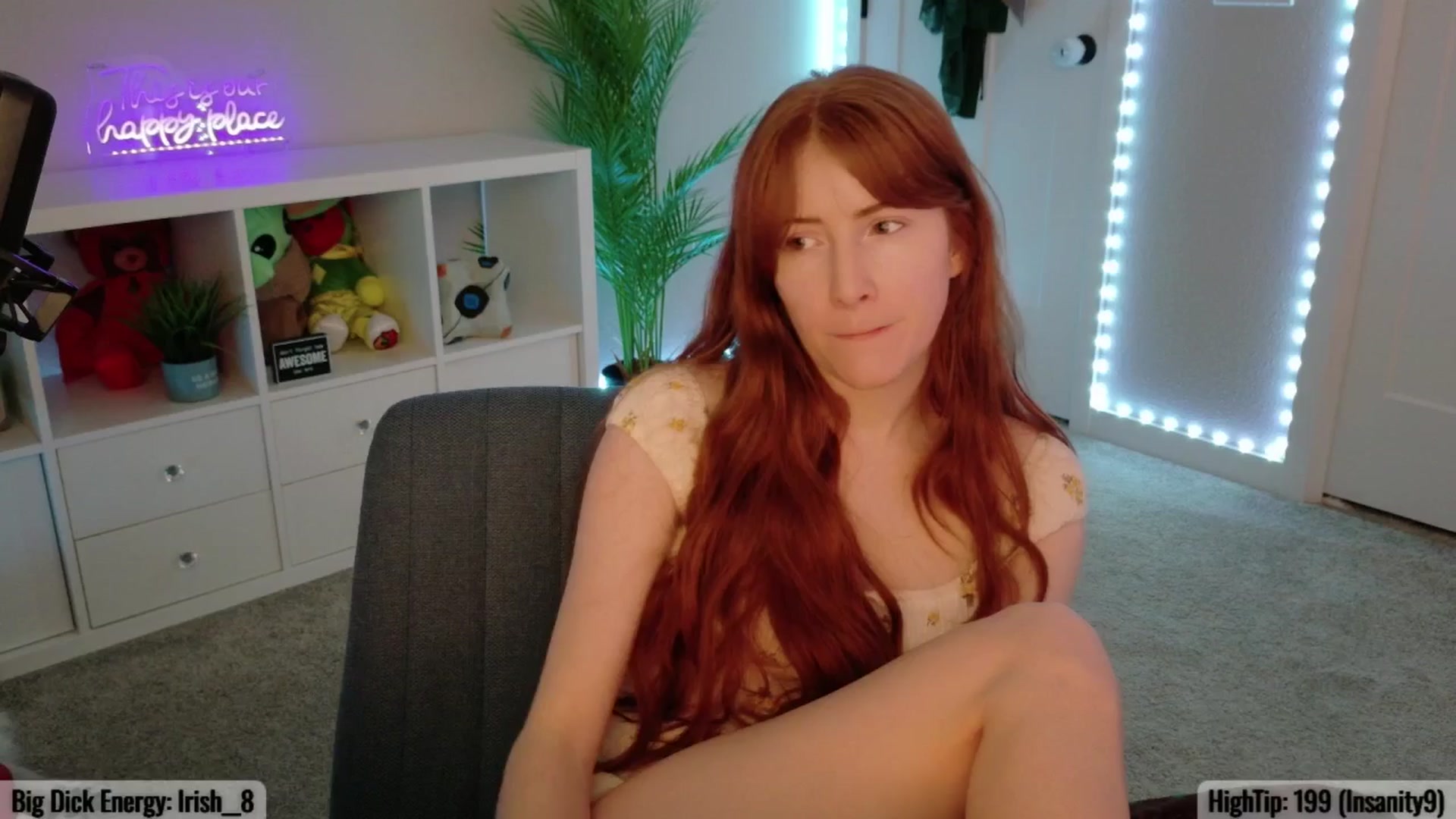 Gallery image thumbnail from AvalynnRose's myfreecams stream on, 05/14/2025, 02:43 image 7 of 20