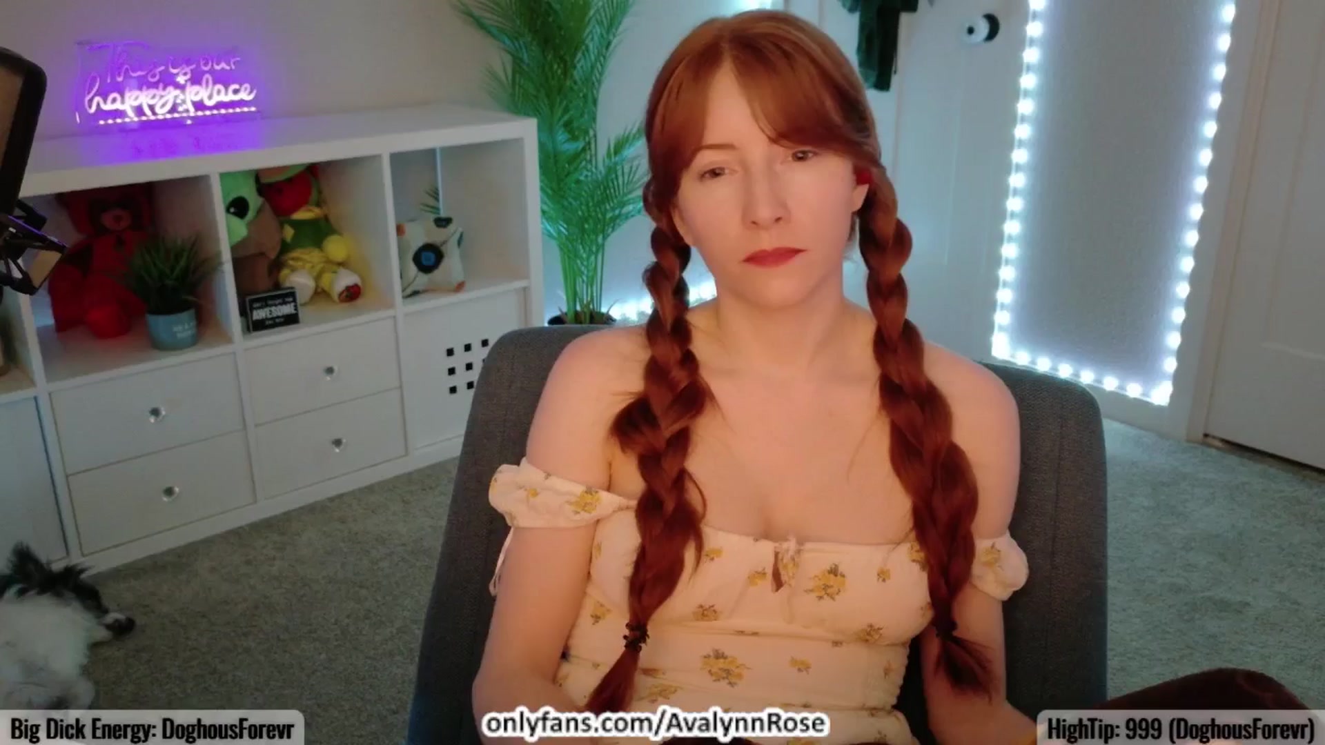 Gallery image thumbnail from AvalynnRose's myfreecams stream on, 05/14/2025, 03:26 image 17 of 20