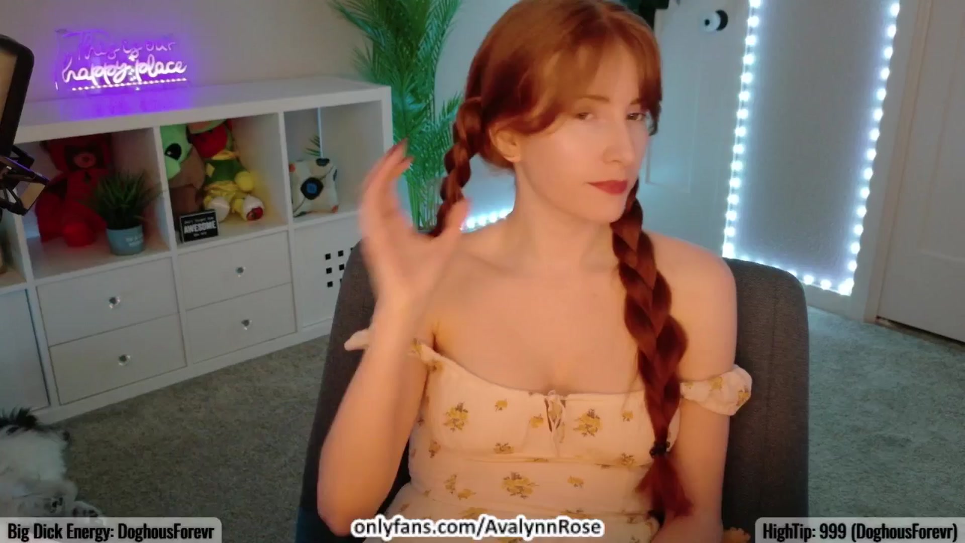Gallery image thumbnail from AvalynnRose's myfreecams stream on, 05/14/2025, 03:26 image 13 of 20