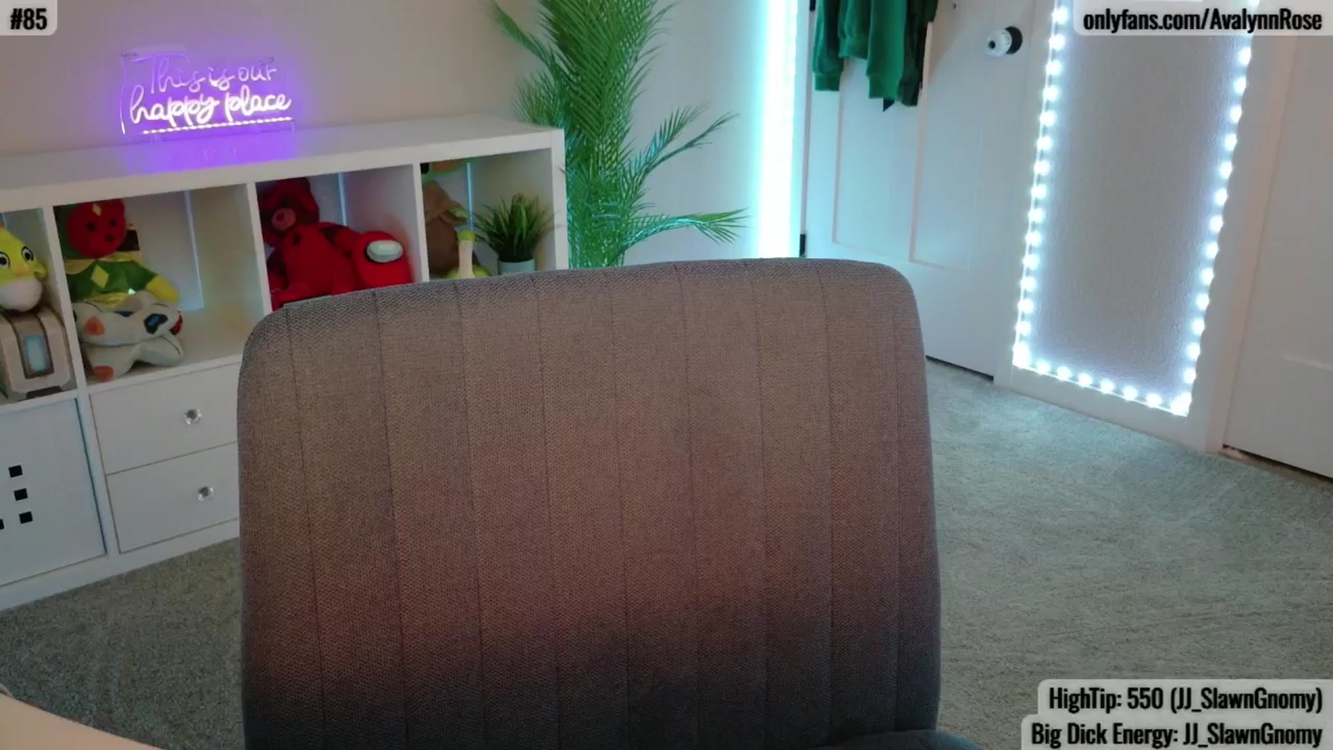 Gallery image thumbnail from AvalynnRose's myfreecams stream on, 06/15/2025, 02:19 image 12 of 20