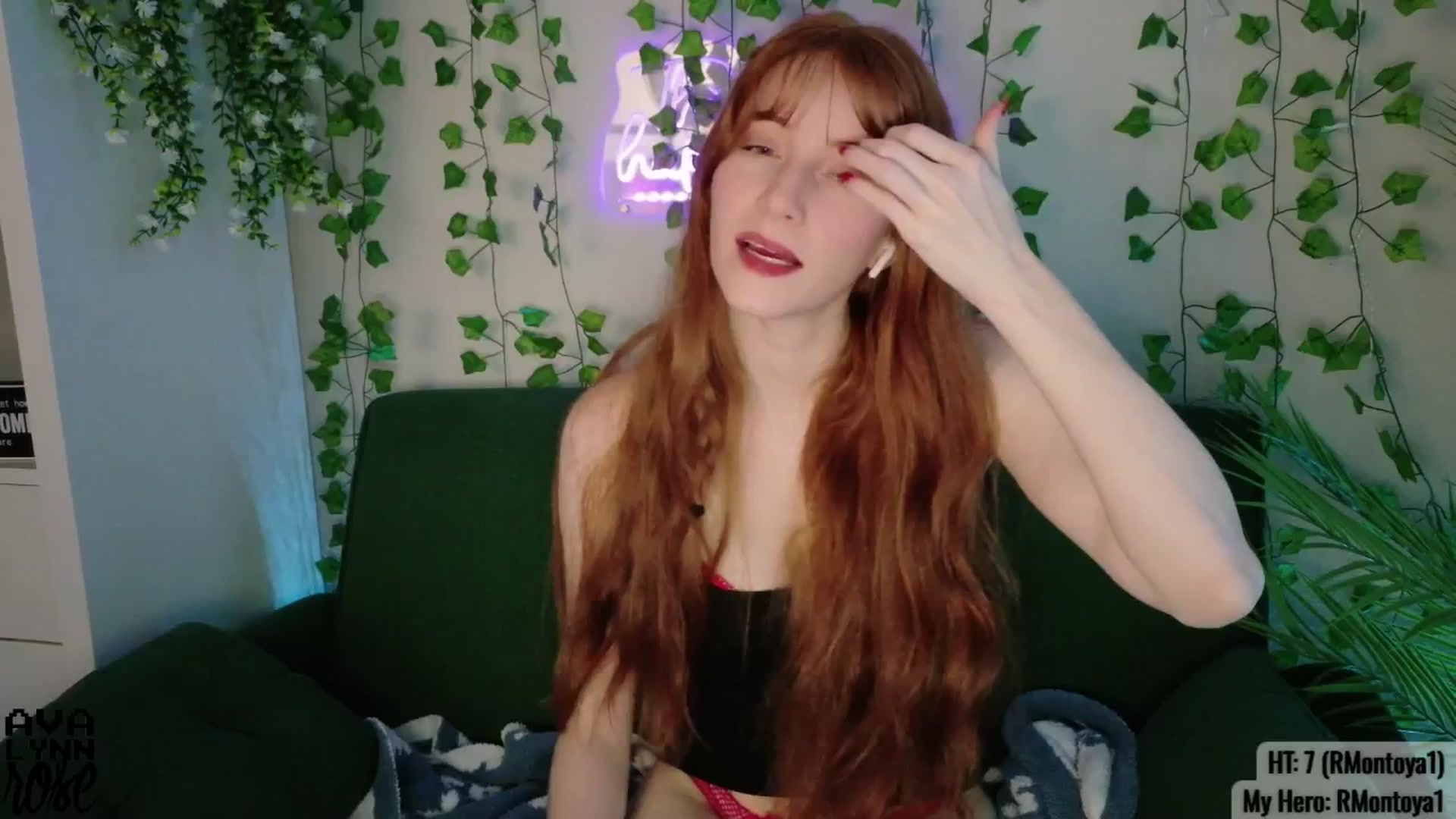 Gallery image thumbnail from AvalynnRose's myfreecams stream on, 08/04/2025, 02:04 image 9 of 20