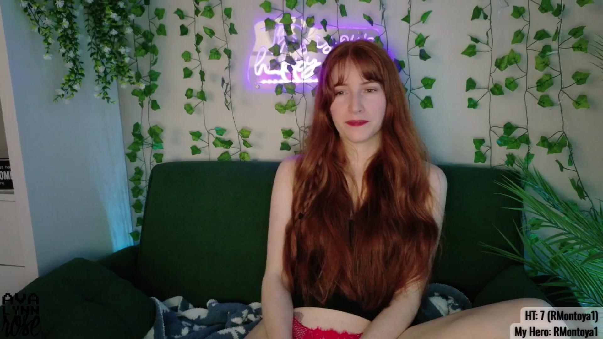 Gallery image thumbnail from AvalynnRose's myfreecams stream on, 08/04/2025, 02:04 image 10 of 20