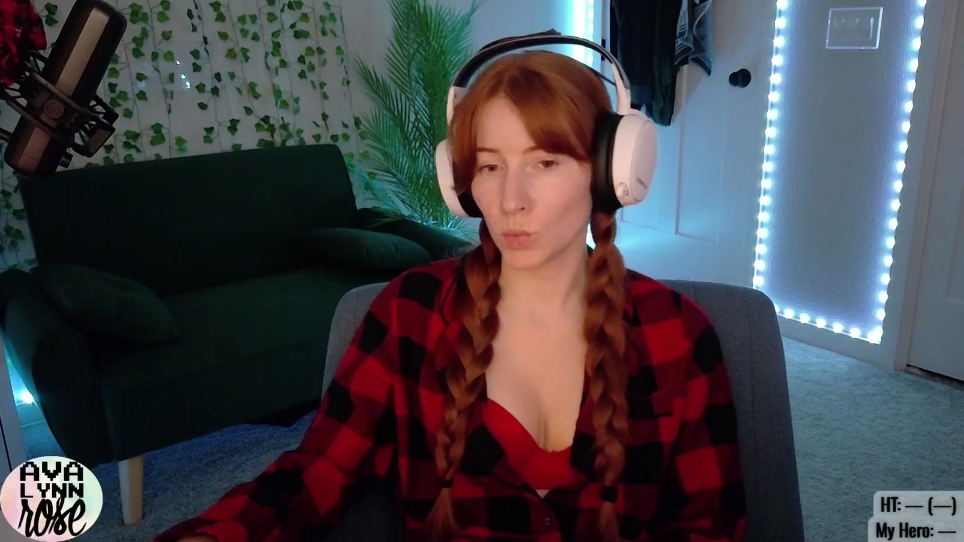 Gallery image thumbnail from AvalynnRose's myfreecams stream on, 09/19/2025, 02:02 image 1 of 20
