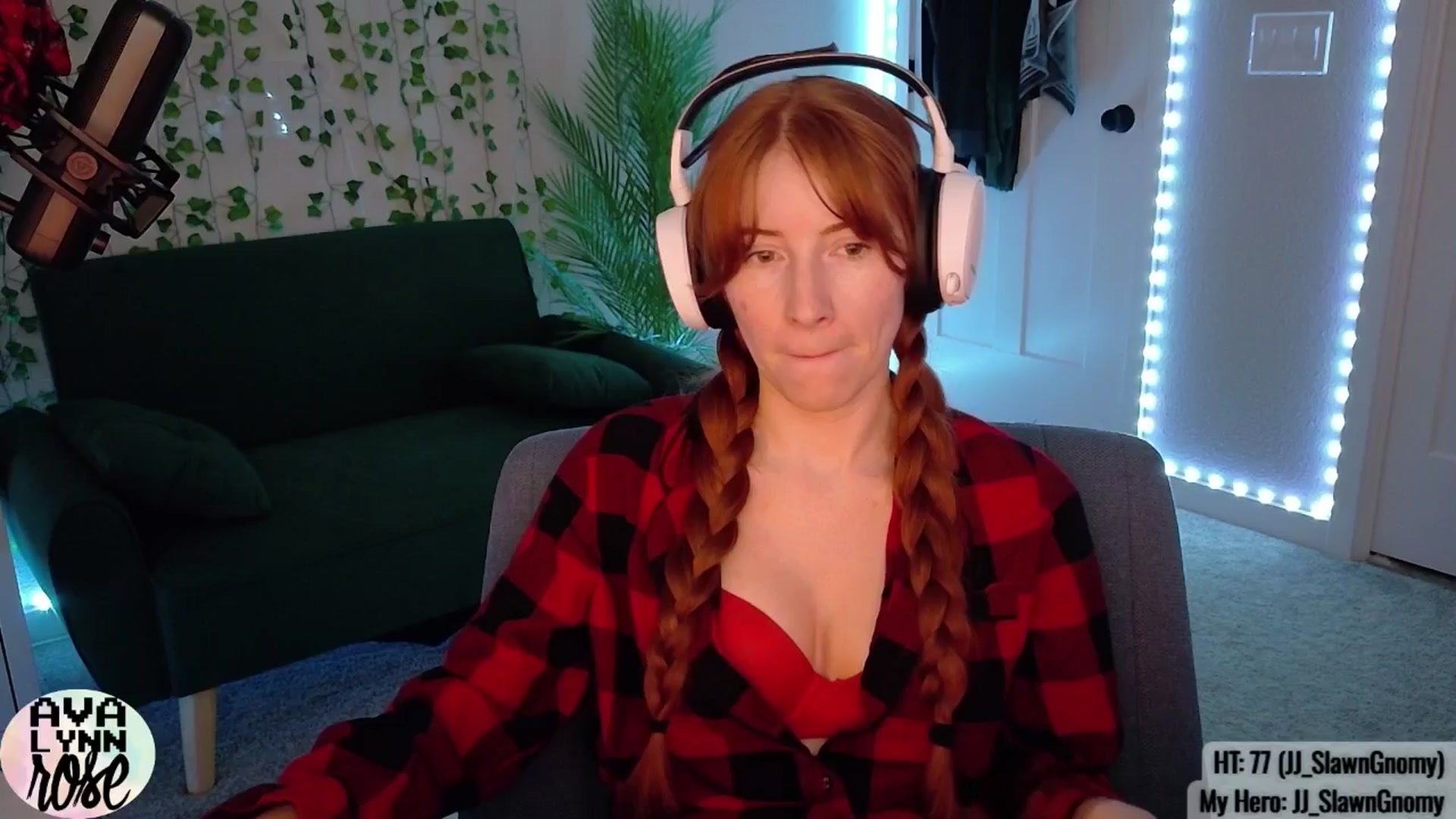 Gallery image thumbnail from AvalynnRose's myfreecams stream on, 09/19/2025, 02:02 image 13 of 20