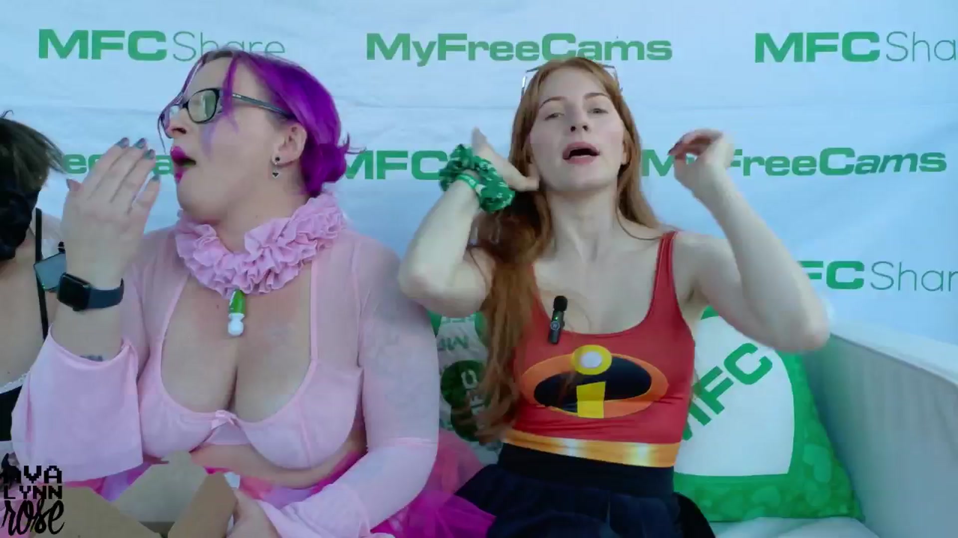 Gallery image thumbnail from AvalynnRose's myfreecams stream on, 10/08/2025, 24:22 image 4 of 20