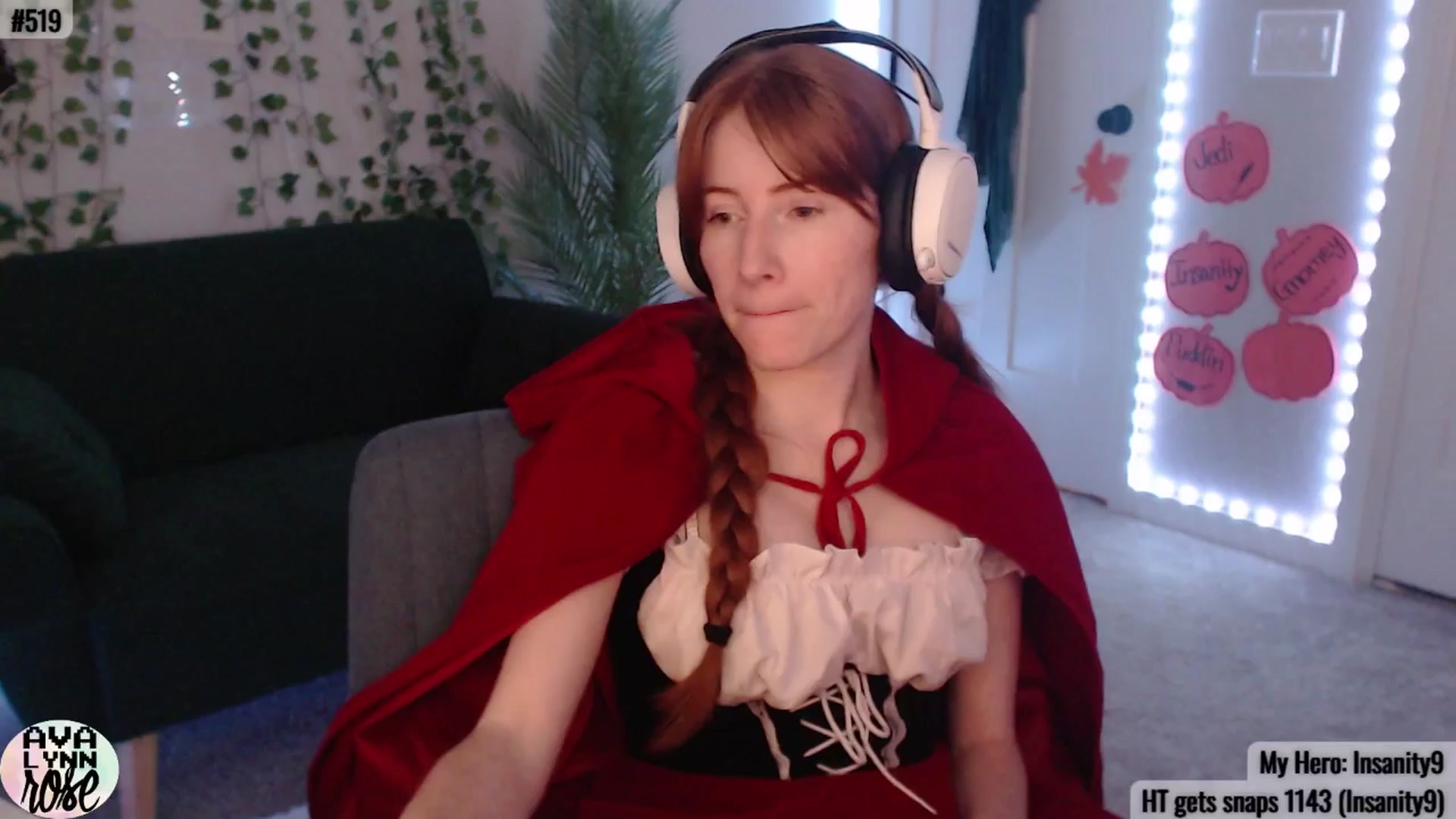 Gallery image thumbnail from AvalynnRose's myfreecams stream on, 10/16/2025, 05:45 image 6 of 20