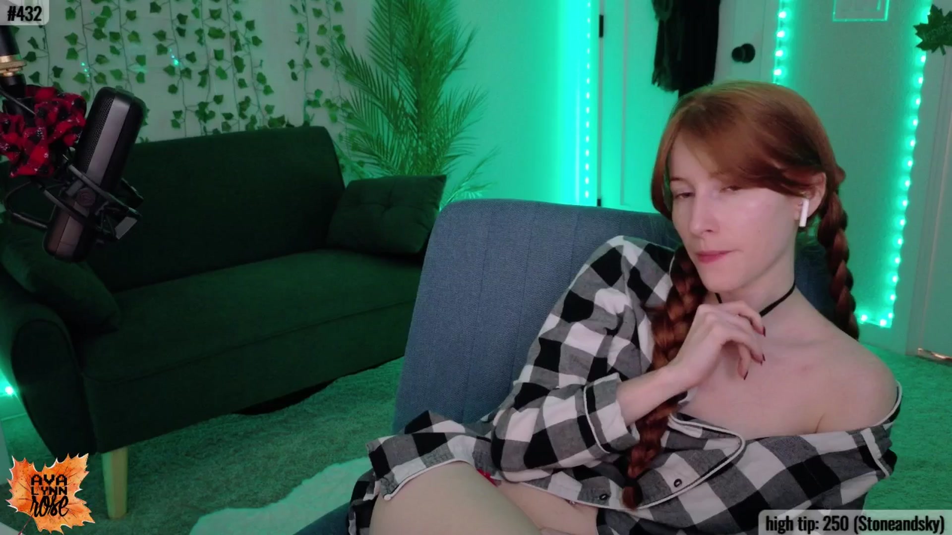 Gallery image thumbnail from AvalynnRose's myfreecams stream on, 11/18/2025, 05:14 image 19 of 20
