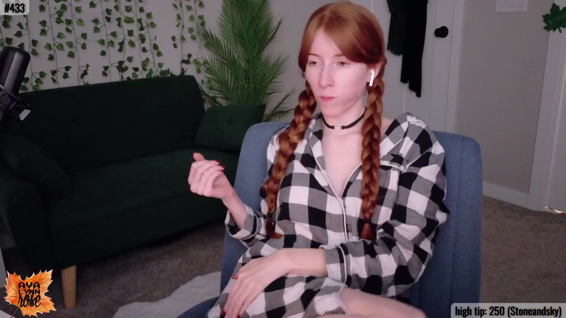 Gallery image thumbnail from AvalynnRose's myfreecams stream on, 11/18/2025, 05:14 image 17 of 20