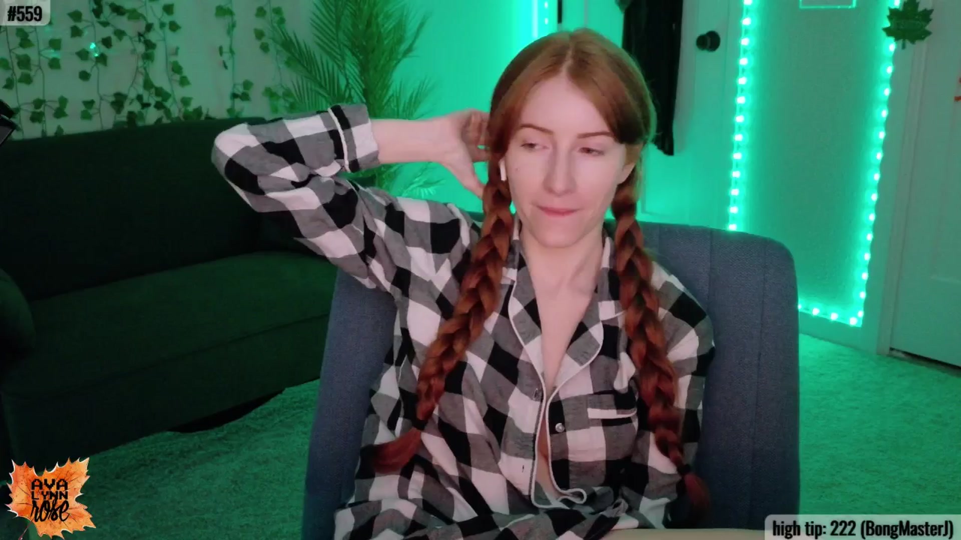 Gallery image thumbnail from AvalynnRose's myfreecams stream on, 11/24/2025, 05:49 image 10 of 20