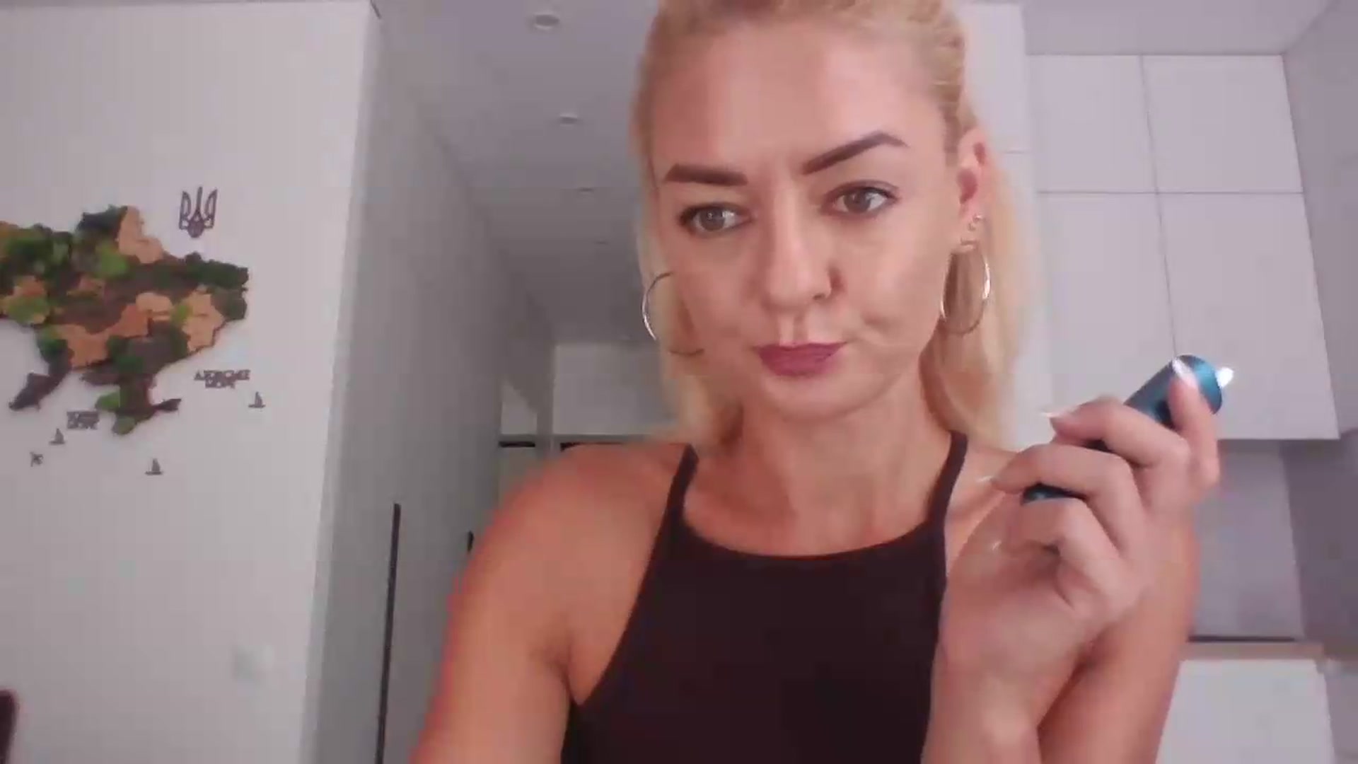 Gallery image thumbnail from AvelineGlow's myfreecams stream on, 08/17/2026, 09:29 image 5 of 20