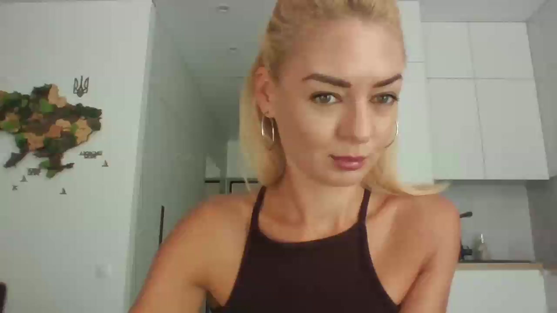 Gallery image thumbnail from AvelineGlow's myfreecams stream on, 08/17/2026, 09:29 image 1 of 20